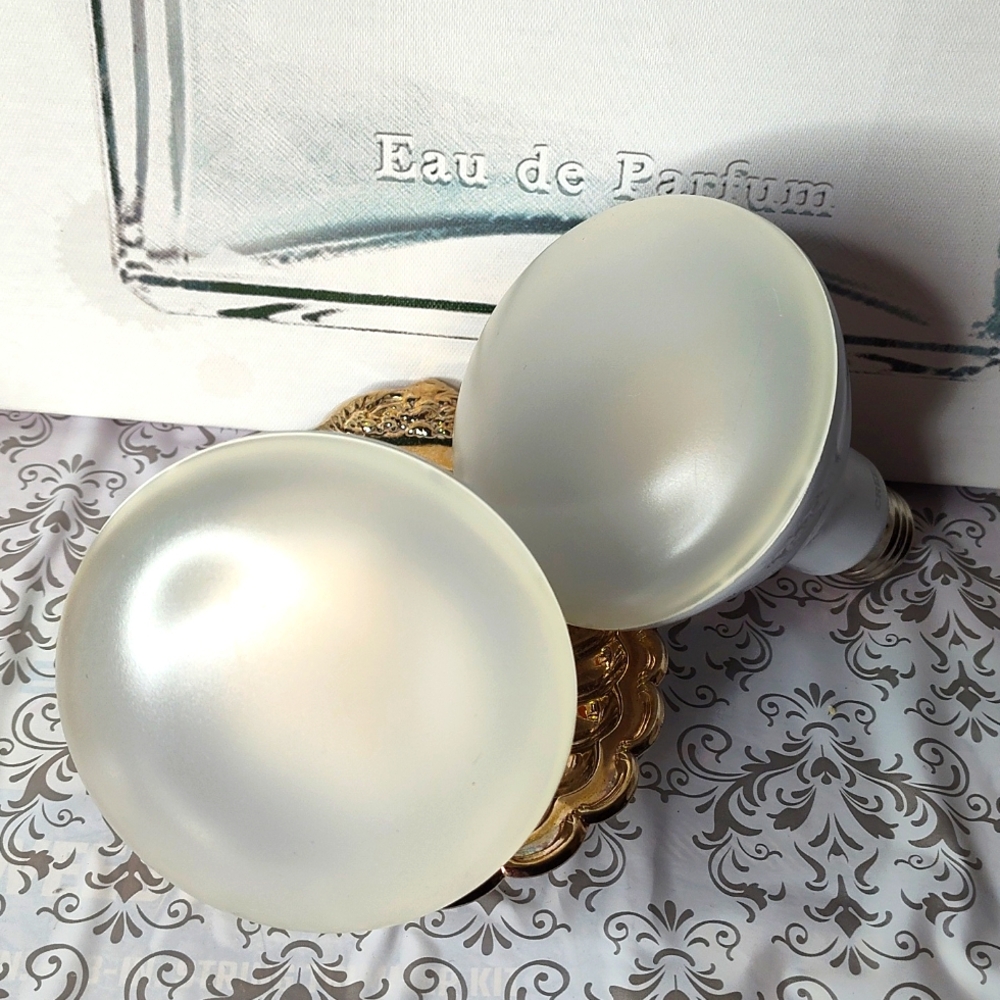 Cree 2-pack Flood Lights Bulb LED 680 Lumens 2700K 8.5W 120V 80mA TBR30-06527